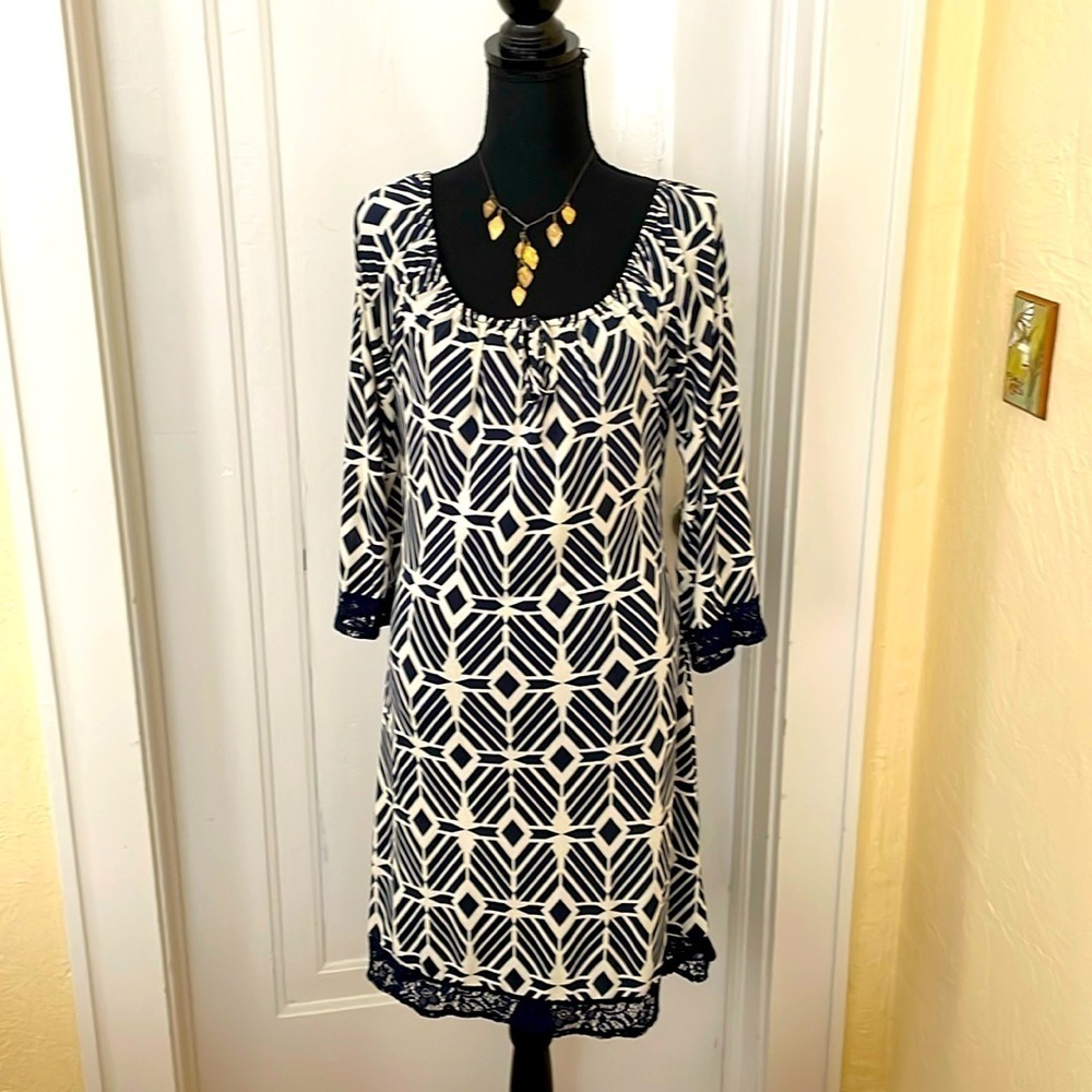 Lineas Navy Diamond Geometric Dress with Lace Embroidered Sleeves and Hem size M